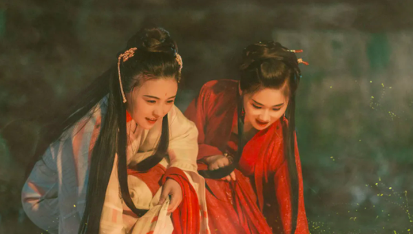 汉服在国外这么火，它的英文怎么说？