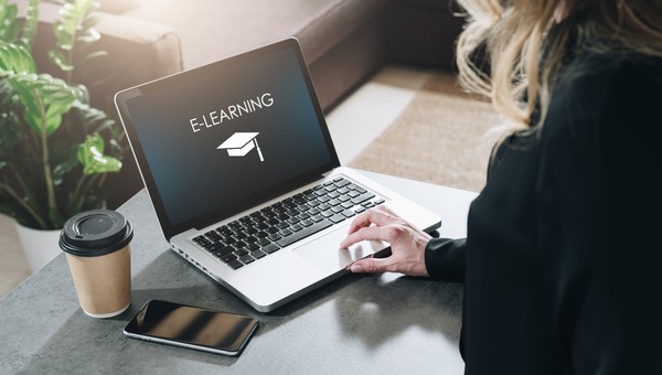 Open是开，打开电脑却不是Open the computer?