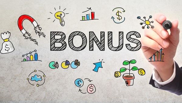 年终奖的英文怎么说？怎样才能谈钱不伤感情？